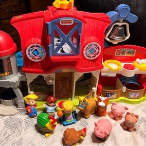 Fisher-Price Red Barn Playset with Farm Figures and Accessories